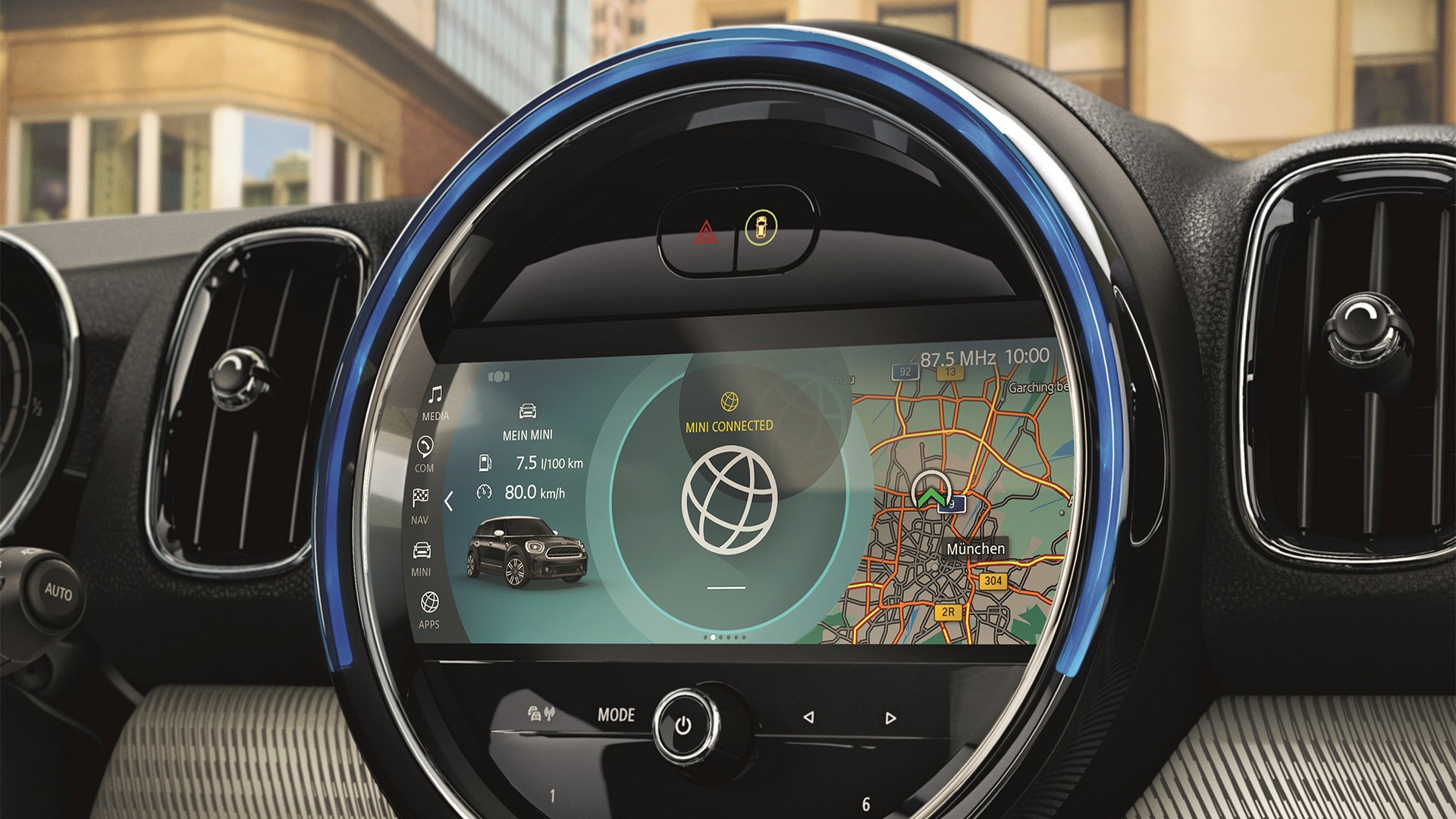 Selezione dei menu nel display centrale con visualizzazione del riquadro MINI Connected